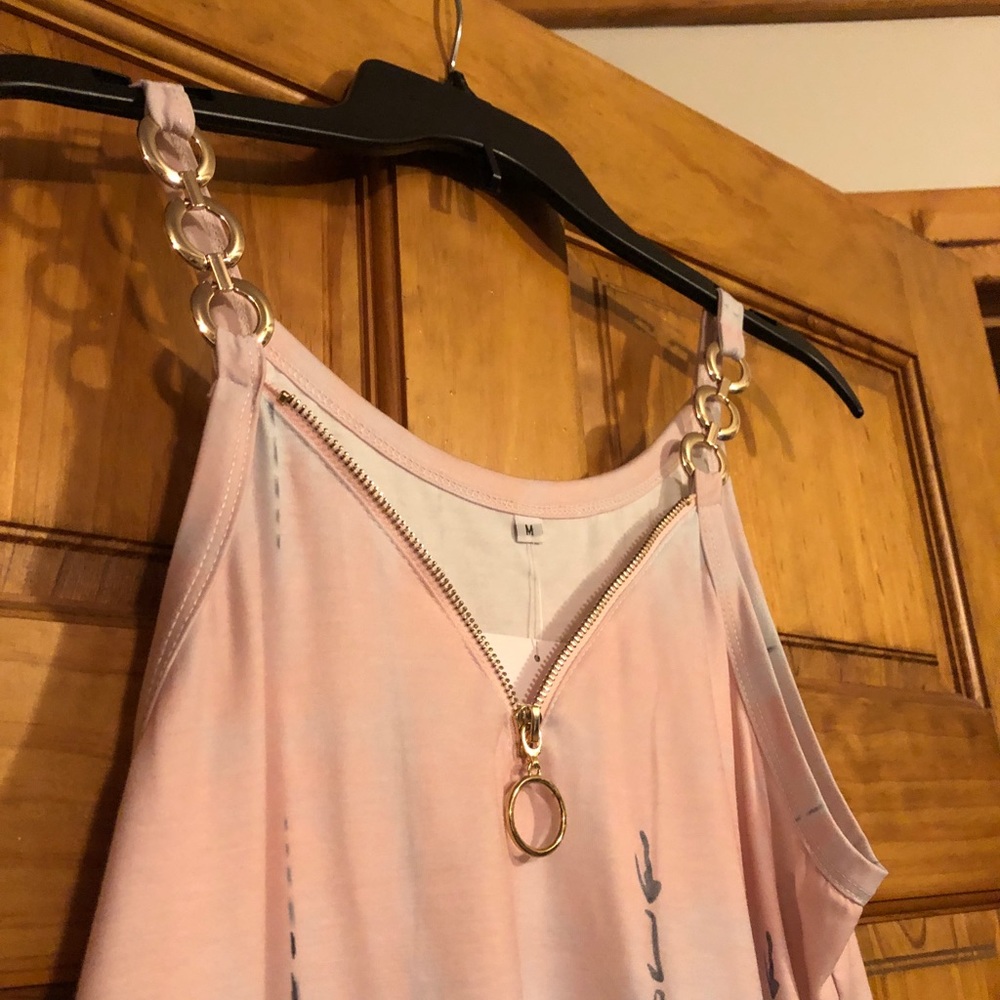 Tank top, never worn, from Amazon - Picture 3 of 4